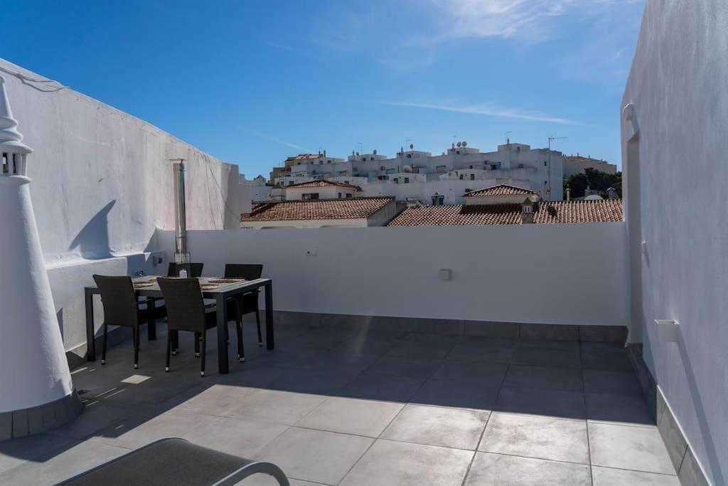Carvoeiro Roof Top Apartment, Next To The Beach! Carvoeiro (Lagoa) Exterior foto